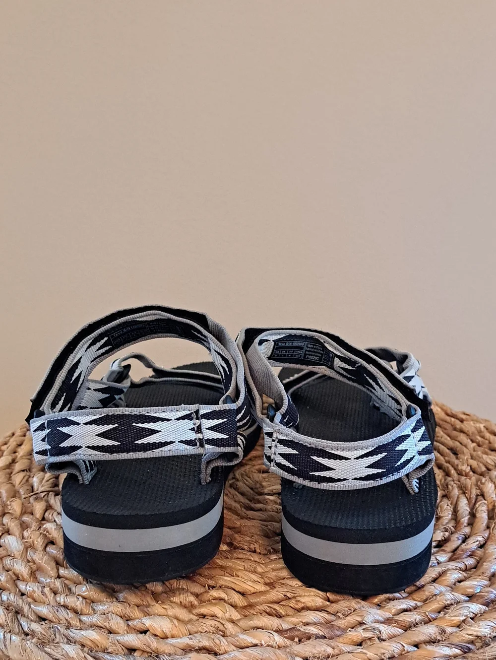 Teva Womens Midform Universal Black/White Print Nylon Strap Outdoor Sandals 10